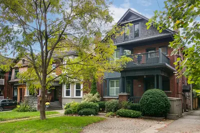 Duplex in Toronto