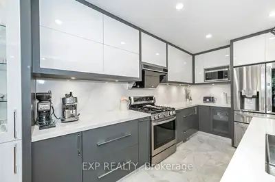 Detached in Oakville