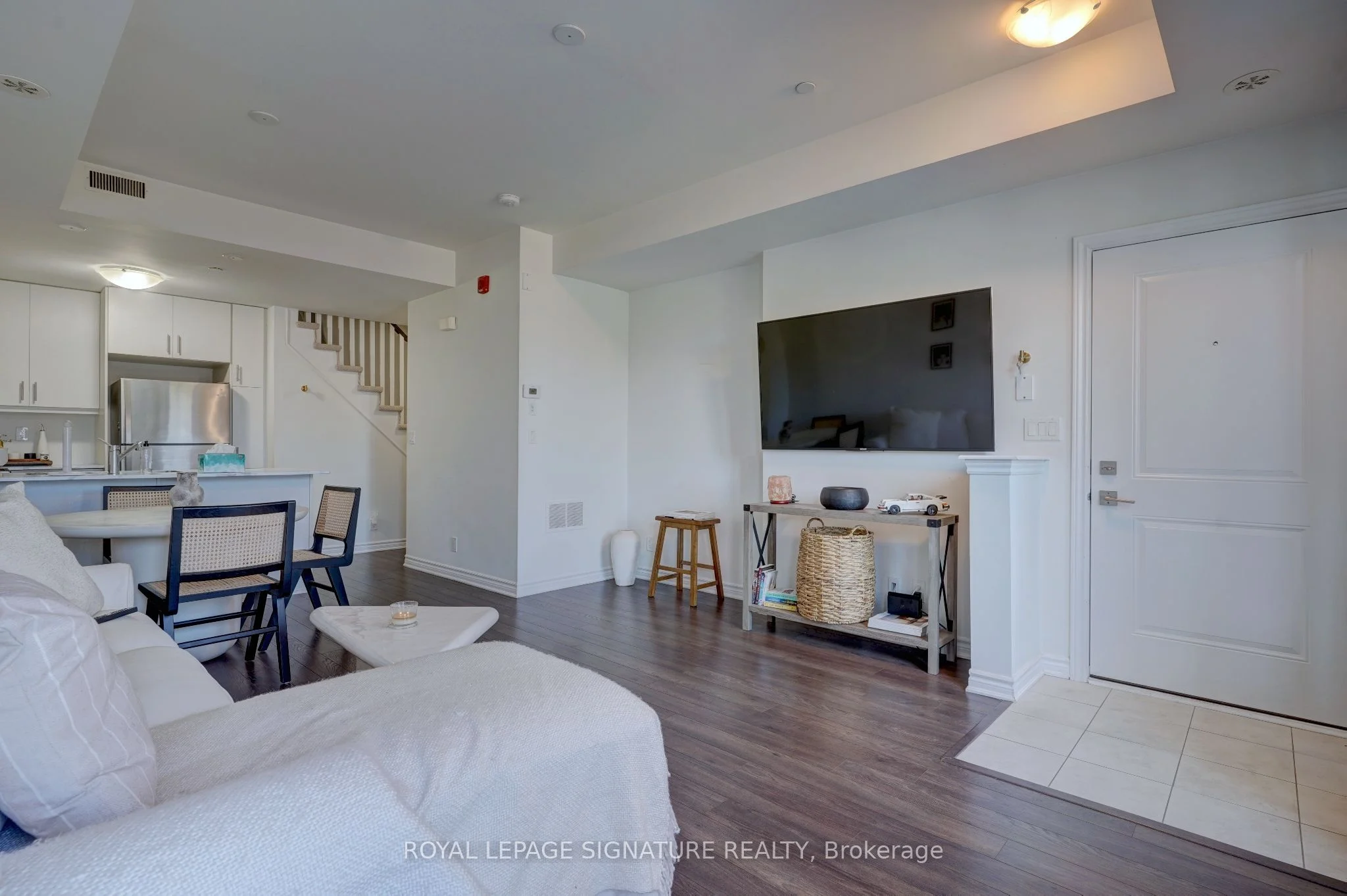 100 Long Branch Avenue 33, Toronto W06, ON M8W 1N6