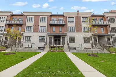 Condo Townhouse in Mississauga