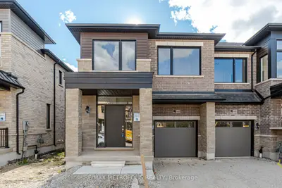 Att/Row/Townhouse in Milton