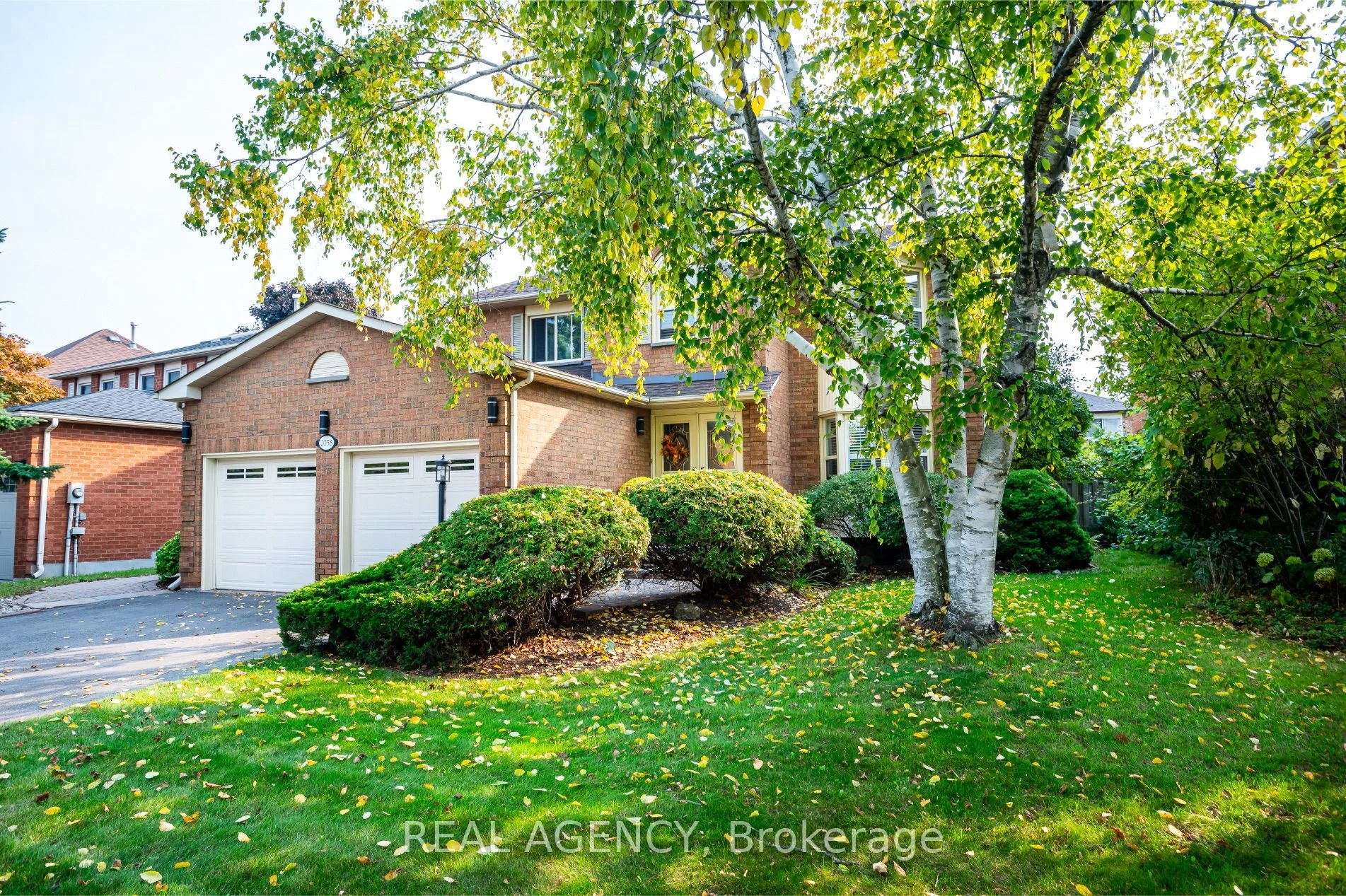 2058 Grand Boulevard, Oakville, On L6h 4x9