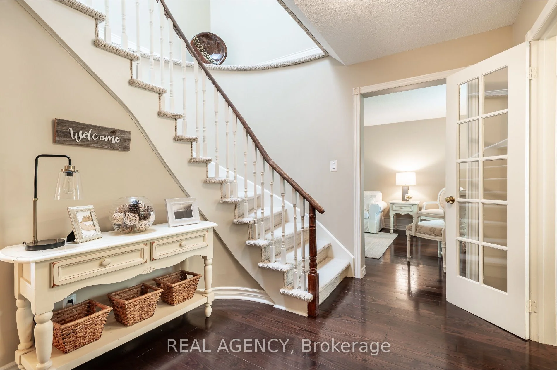2058 Grand Boulevard, Oakville, ON L6H 4X9