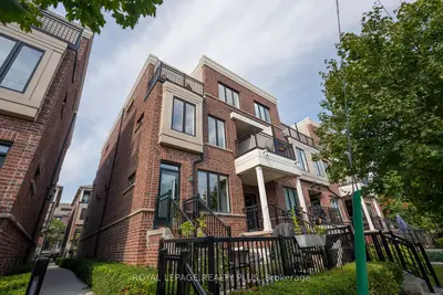 Condo Townhouse in Toronto