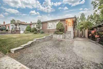 Semi-Detached in Mississauga