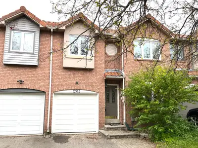 Att/Row/Townhouse in Oakville