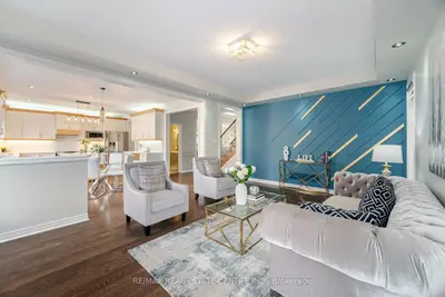 Detached in Oakville