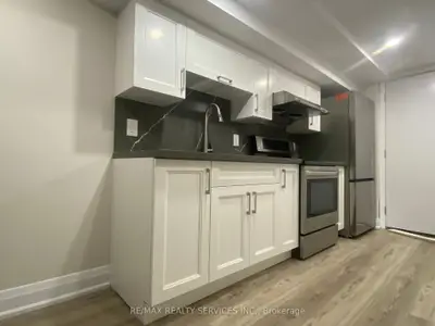 Att/Row/Townhouse in Brampton