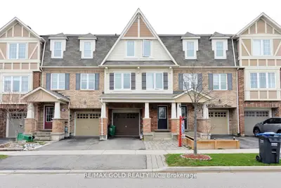 Att/Row/Townhouse in Brampton