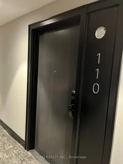 Condo Apartment in Milton