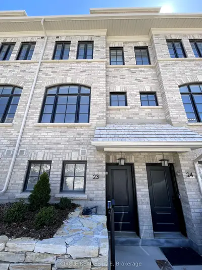 Condo Townhouse in Mississauga