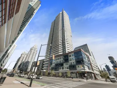 Condo Apartment in Mississauga