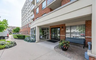 Condo Apartment in Burlington