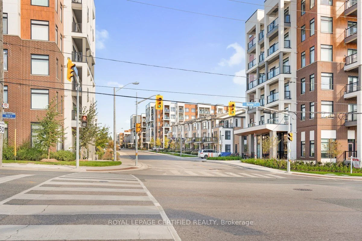 165 Canon Jackson Drive W 313, Toronto W04, On M6m 0c4