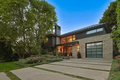 Detached in Oakville