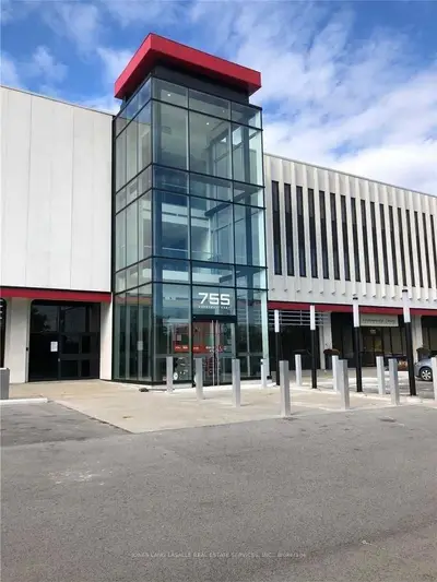 755 Queensway E 203, Mississauga, On L4y 4c5