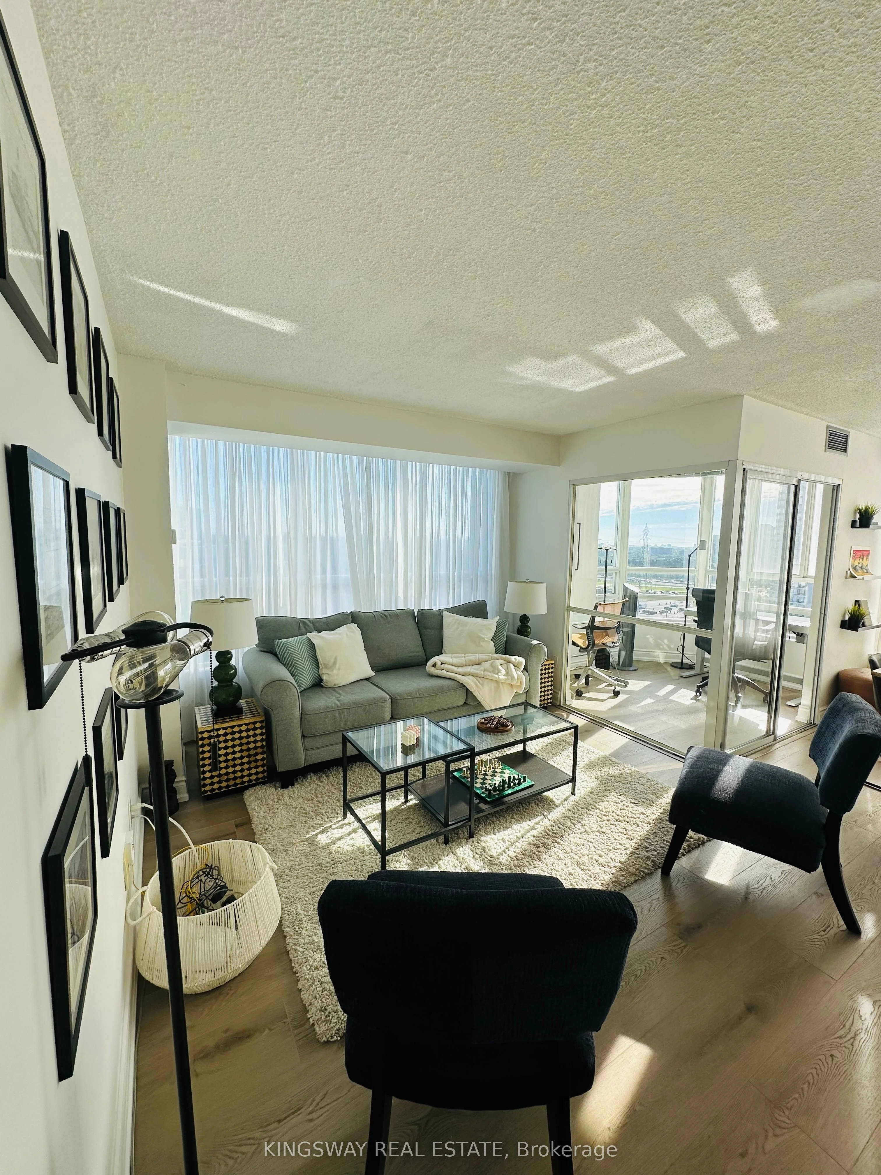Condo Apartment in Mississauga