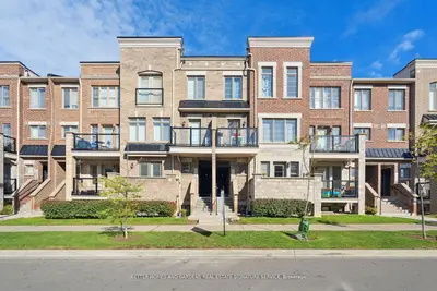 Condo Townhouse in Toronto