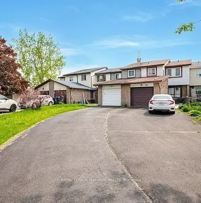 Att/Row/Townhouse in Brampton
