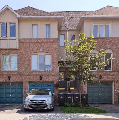 Condo Townhouse in Mississauga