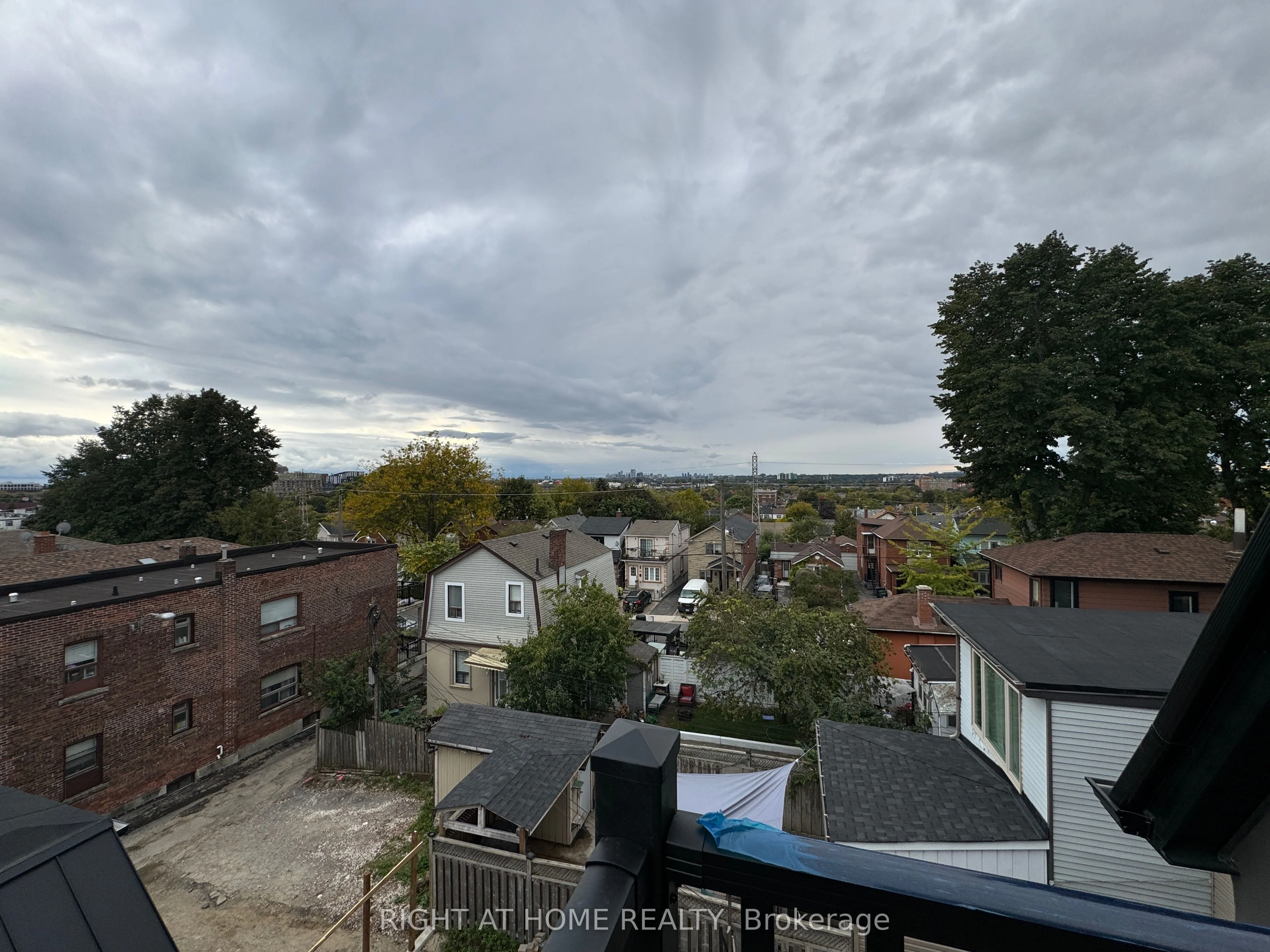 55 Innes Avenue Unit 3, Toronto W03, ON M6E 1N1
