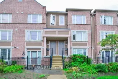 Condo Townhouse in Mississauga