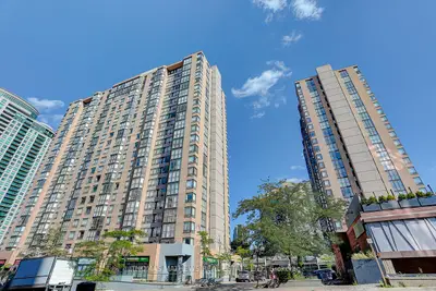 Condo Apartment in Mississauga