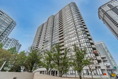 Condo Apartment in Mississauga