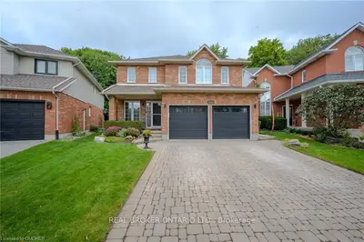 Detached in Burlington