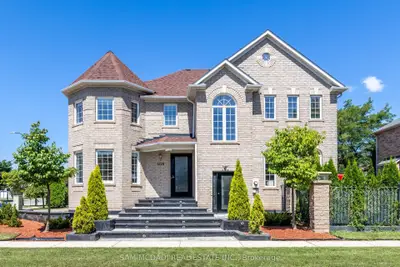 Detached in Oakville