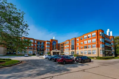 Condo Apartment in Oakville