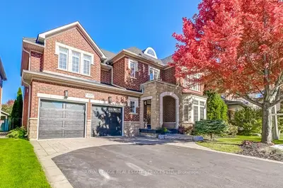 Detached in Burlington