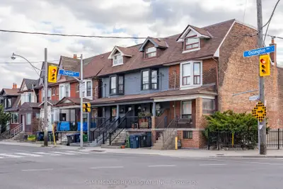 Att/Row/Townhouse in Toronto