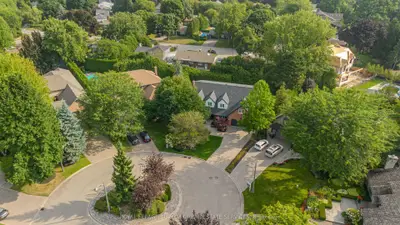 Detached in Burlington