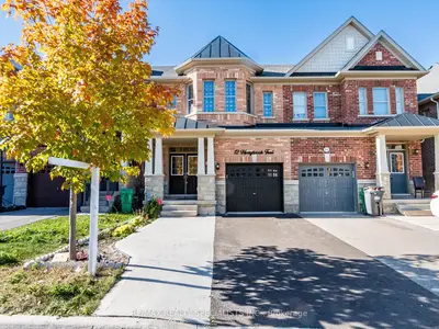 Att/Row/Townhouse in Brampton