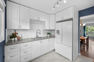 Condo Townhouse in Burlington