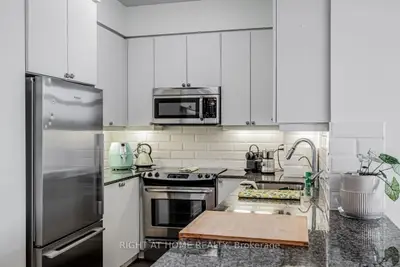 Condo Apartment in Toronto