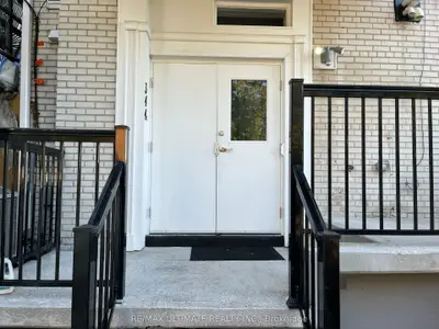 Store W Apt/Office in Toronto