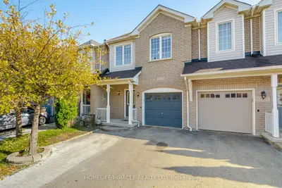 Att/Row/Townhouse in Mississauga
