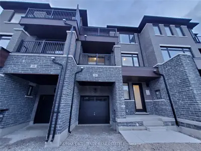 Att/Row/Townhouse in Brampton