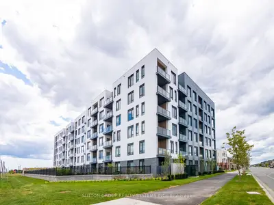 Condo Apartment in Milton