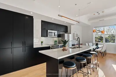 152 Annette Street 304, Toronto W02, On M6p 1p4