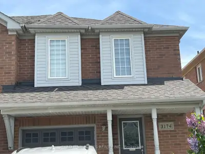 Att/Row/Townhouse in Mississauga