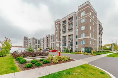 Condo Apartment in Milton