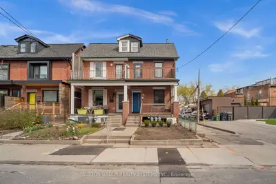 Duplex in Toronto