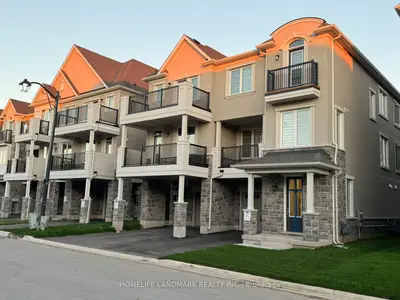 Att/Row/Townhouse in Milton