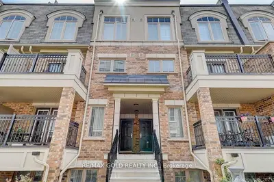 Condo Townhouse in Oakville