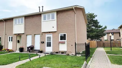 Condo Townhouse in Brampton