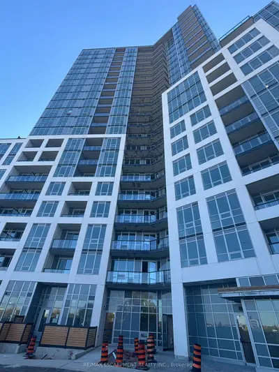 Common Element Condo in Brampton