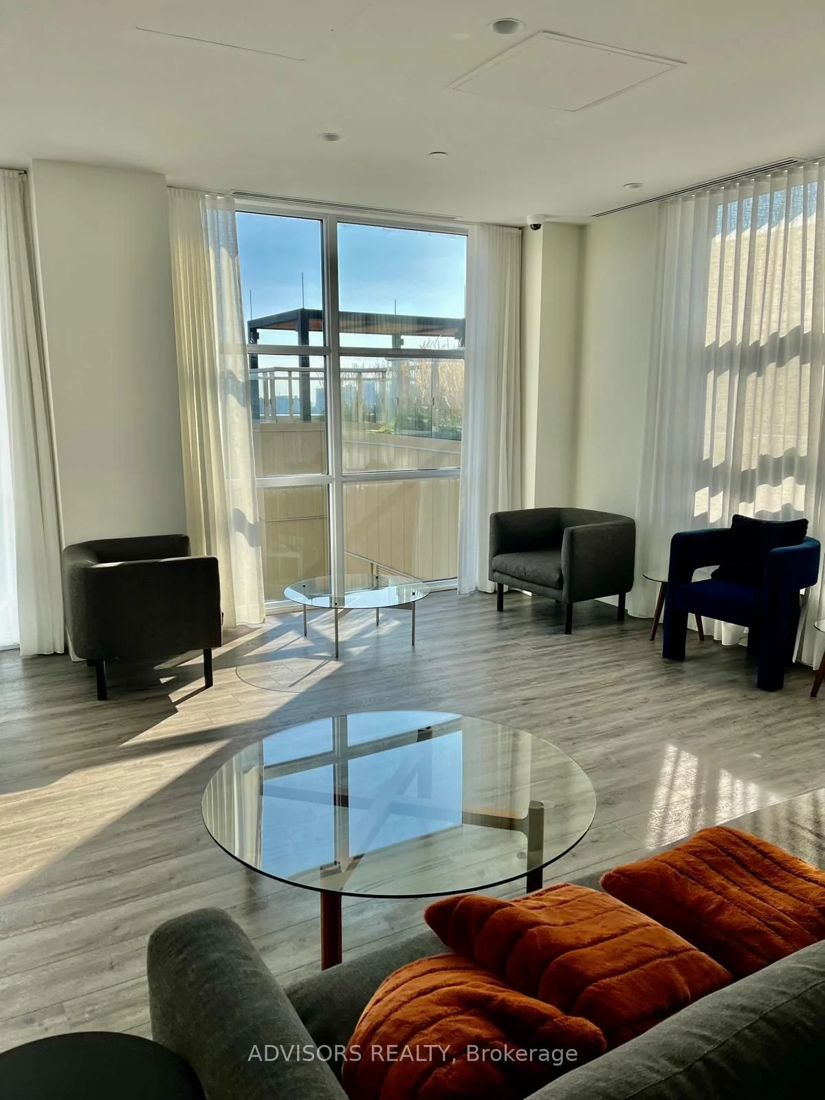 1787 St Clair Avenue W 821, Toronto W03, On M6n 0b7